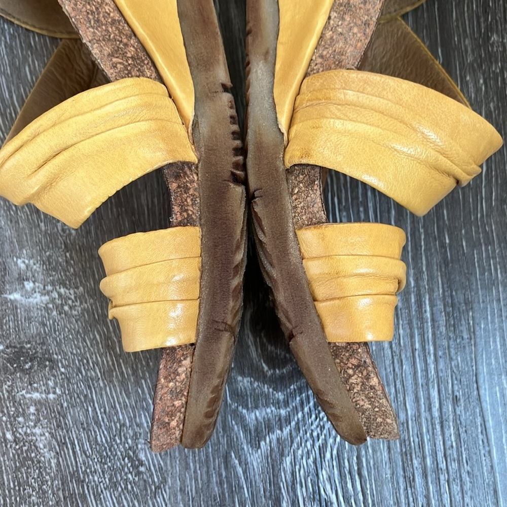 Miz Mooz Cassie leather wedge sandals - Picture 12 of 17